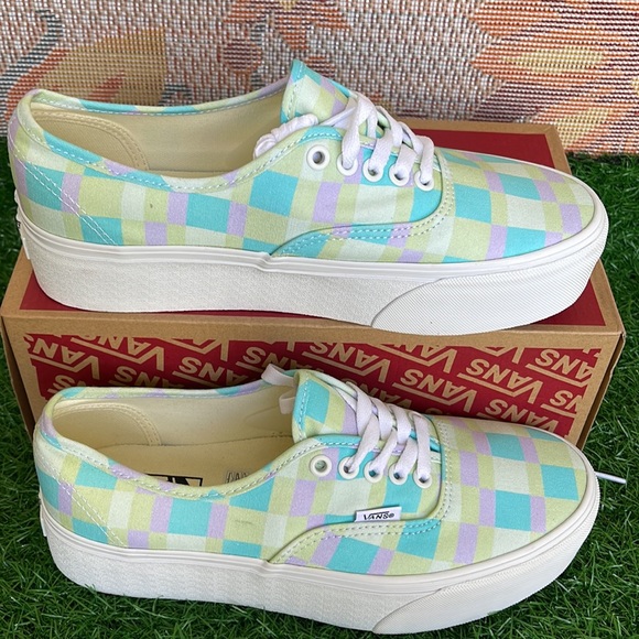 Vans WMNS Authentic Stacked
Pastel Picnic Mixed Plaid
VN0A5KXXPPS
Platfo… - Picture 2 of 16